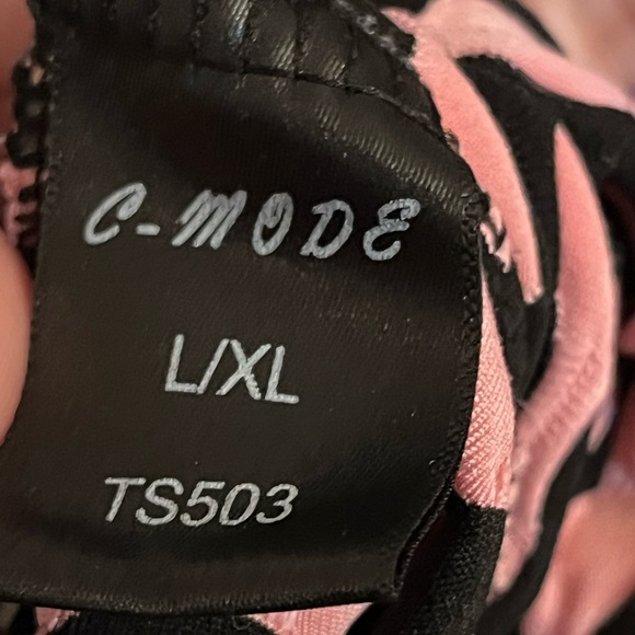 Wave Pattern Pink and Black Women's Bike Shorts - Picture 3 of 3